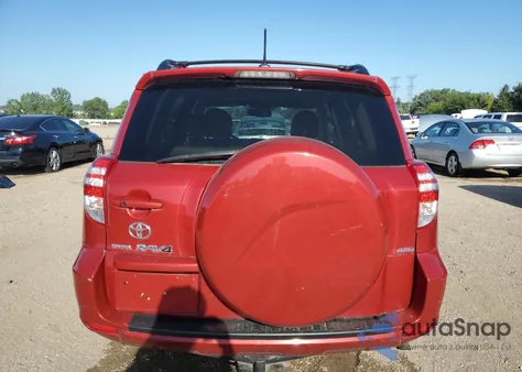 2010 Toyota Rav4 Limited z USA, uszkodzony, nr VIN 2T3DF4DV8AW024623